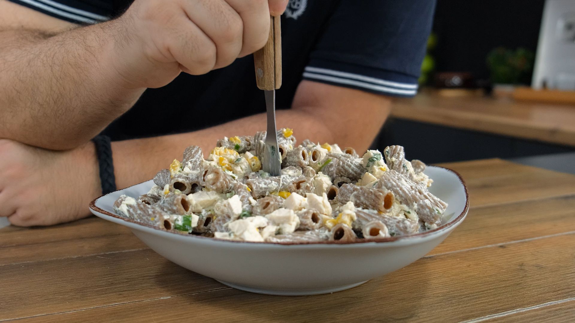 Light- μακαρονοσαλάτα- με- κοτόπουλο -και- γιαούρτι-