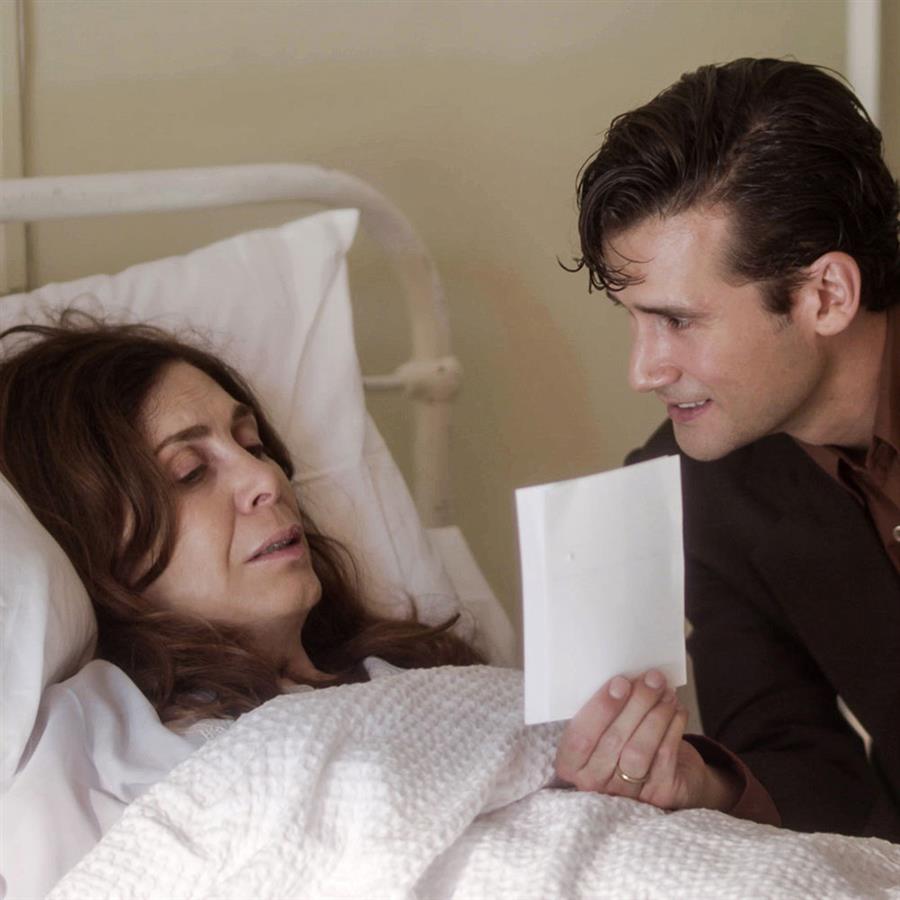 Άγριες Μέλισσες: Οι σεναριογράφοι της σειράς μας απαντούν σε 8 ερωτήσεις για το φινάλε