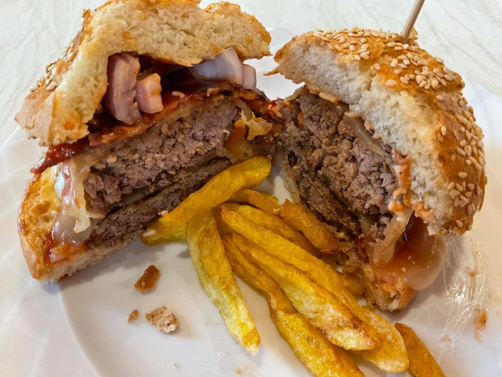 Σπιτικά -Hamburger- Σπιτικά -Hamburger-