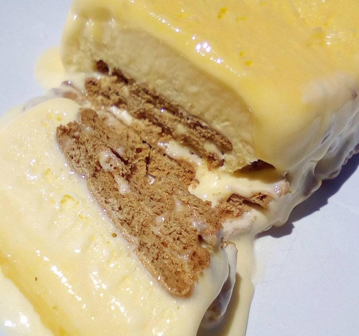 Τούρτα παγωτό λεμόνι με μπισκότα