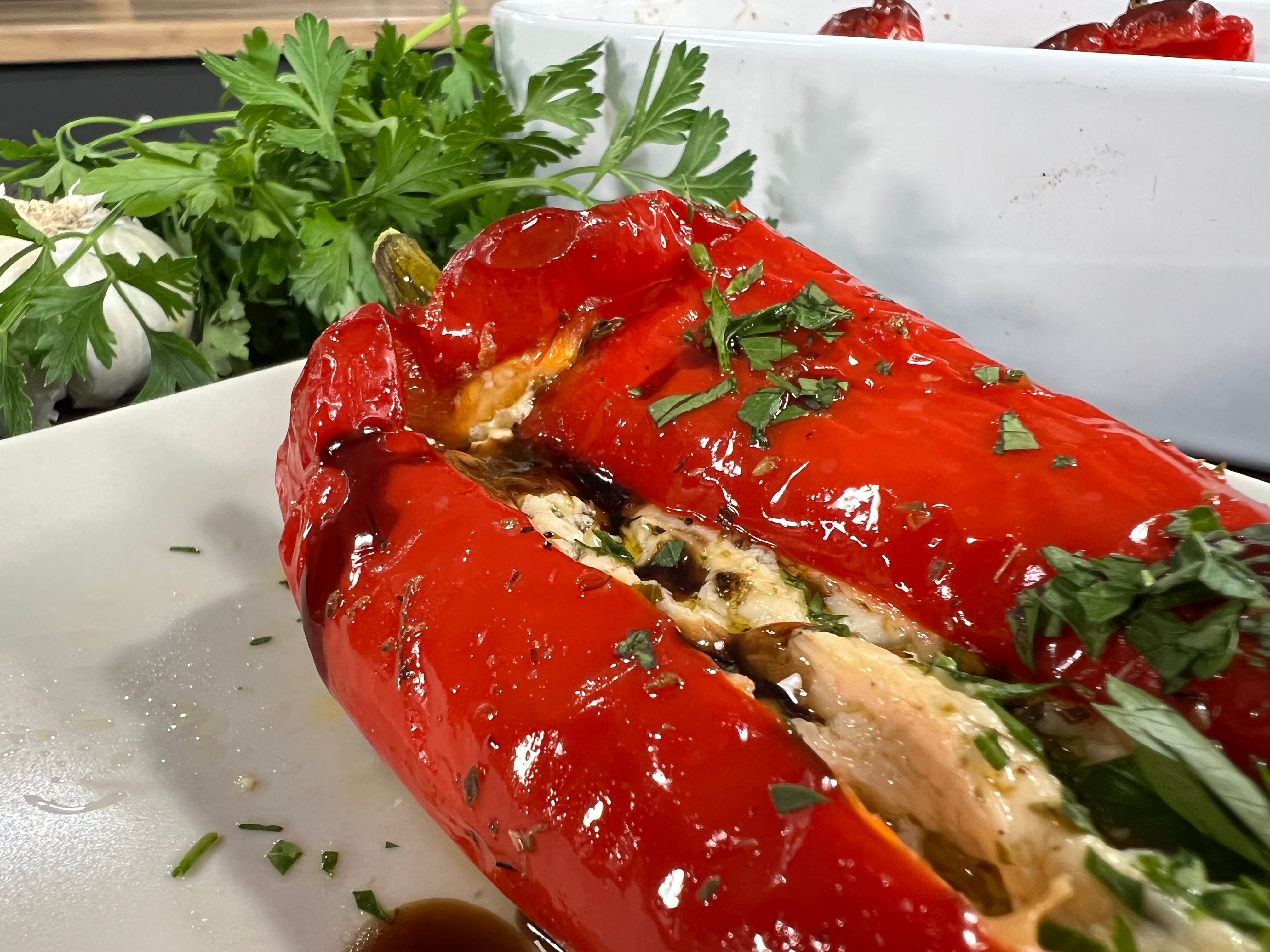 Ο- μεζές- του- καλοκαιριού-: Πιπεριές- γεμιστές- με- φέτα-