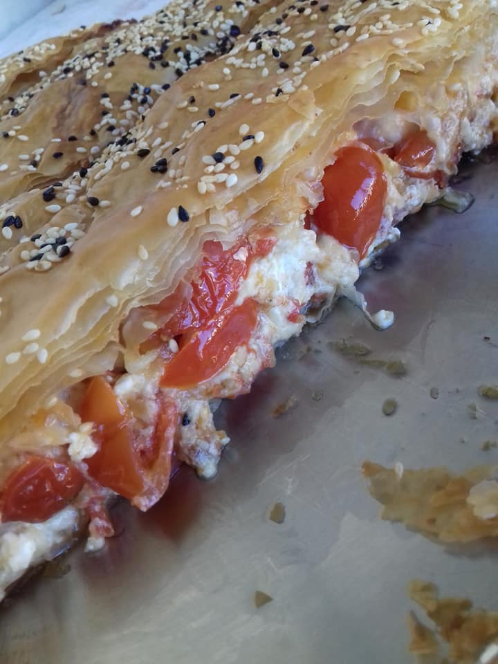 Ντοματόπιτα- με-γραβιέρα-