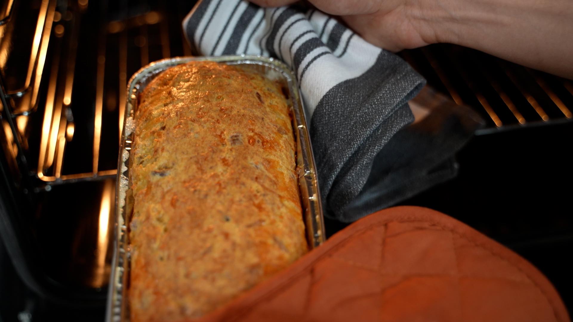 Αφράτο- αλμυρό- κέικ- για- όλες- τις- ώρες- της- ημέρας-