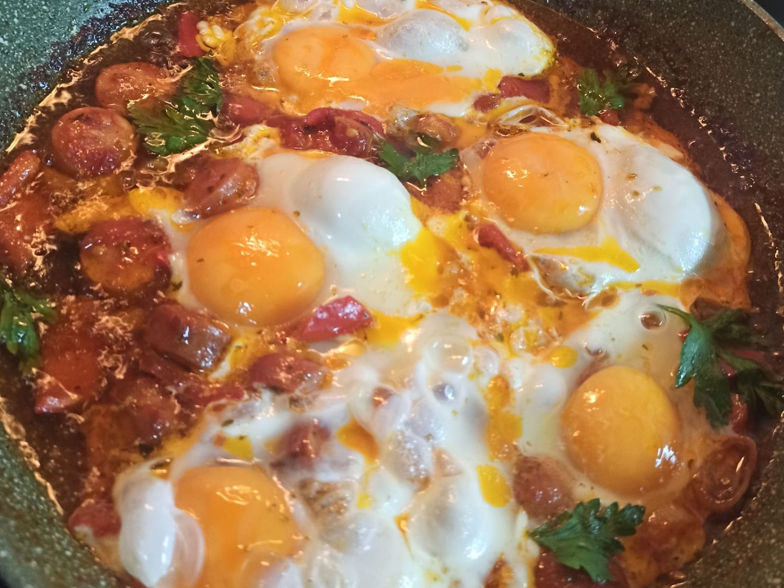 αυγά-με-ντομάτα-ομελέτα-συνταγή- αυγά-με-ντομάτα-ομελέτα-συνταγή-