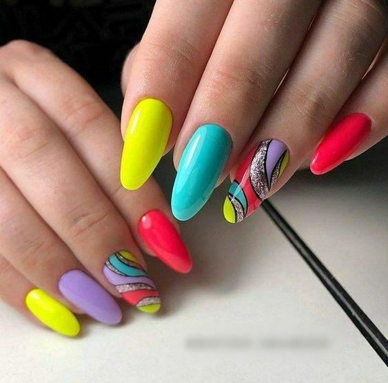 Αύγουστος 2022: 15 ιδέες για το μανικιούρ σας