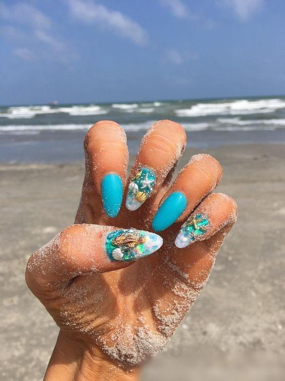 θαλασσί-νύχια-με-αστερίες-και-κοχύλια-Αύγουστος 2022-ιδέες-