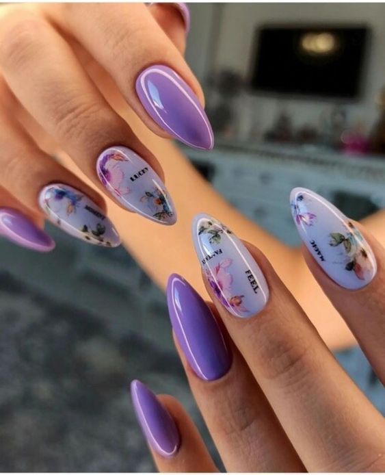 μοβ-φλοράλ-νύχια-Σεπτέμβριος 2022-ιδέες-