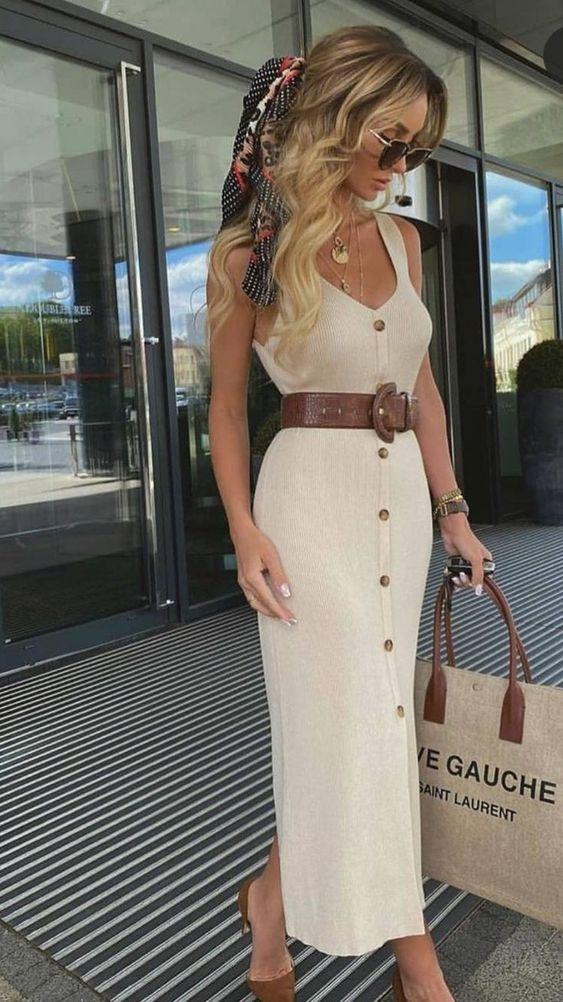 Αύγουστος 2022: 15 ιδέες για μοντέρνο γυναικείο ντύσιμο