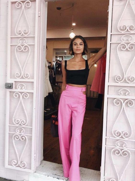 Αύγουστος 2022: 15 ιδέες για μοντέρνο γυναικείο ντύσιμο