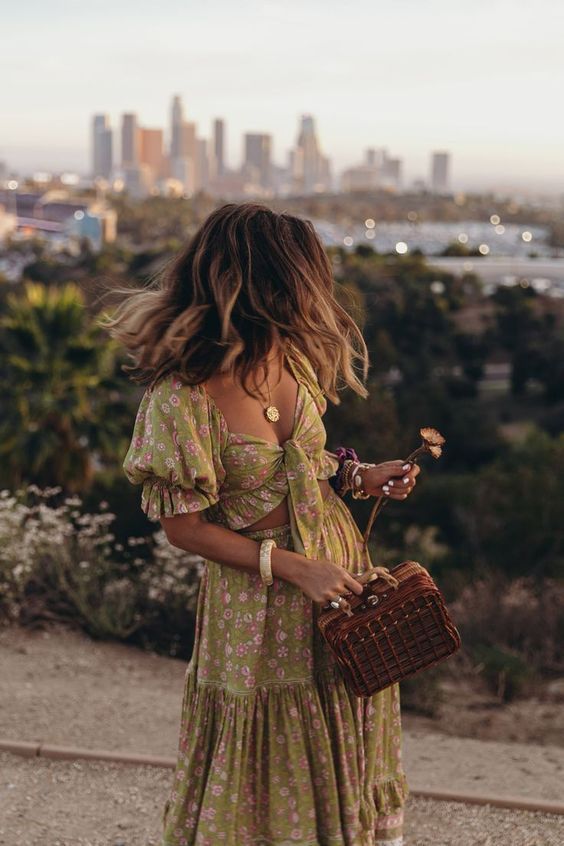 μακρύ καρέ-ιδέες-για-χτενίσματα-Σεπτέμβριος 2022-