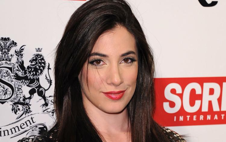 Γλυκάνισος: Δύο άνθρωποι με εντελώς διαφορετικούς κόσμους ερωτεύονται