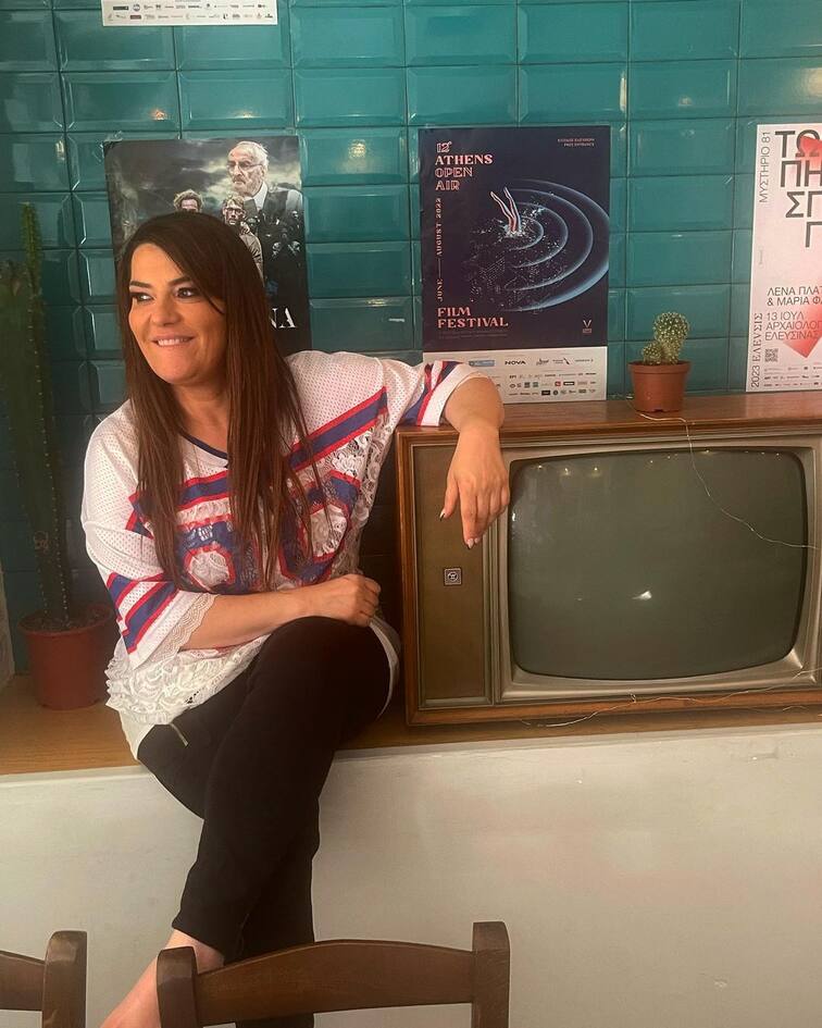 Κατερίνα Ζαρίφη: Μας συστήνει την αδερφή της και η ομοιότητα είναι απίστευτη