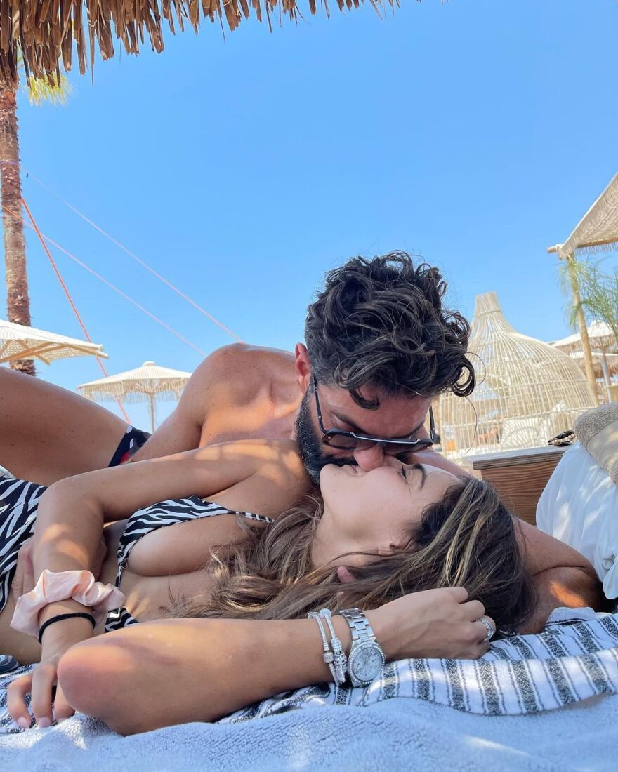 Βρισηίδα Ανδριώτου – Σπύρος Μαρτίκας: Ερωτευμένοι στη Μύκονο – Βίντεο