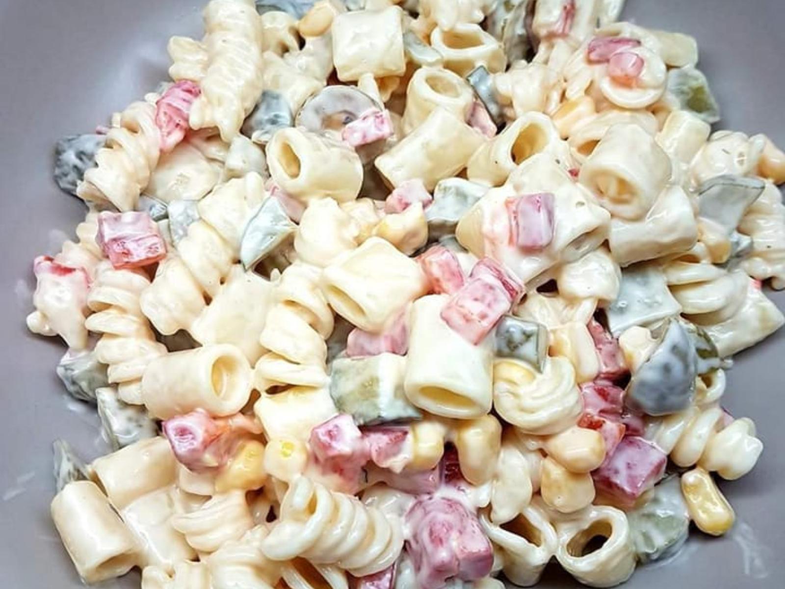 Μακαρονοσαλάτα-με ελιές-συνταγή-