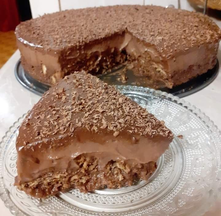 Τούρτα- σοκολατίνα- με- μπισκότα-