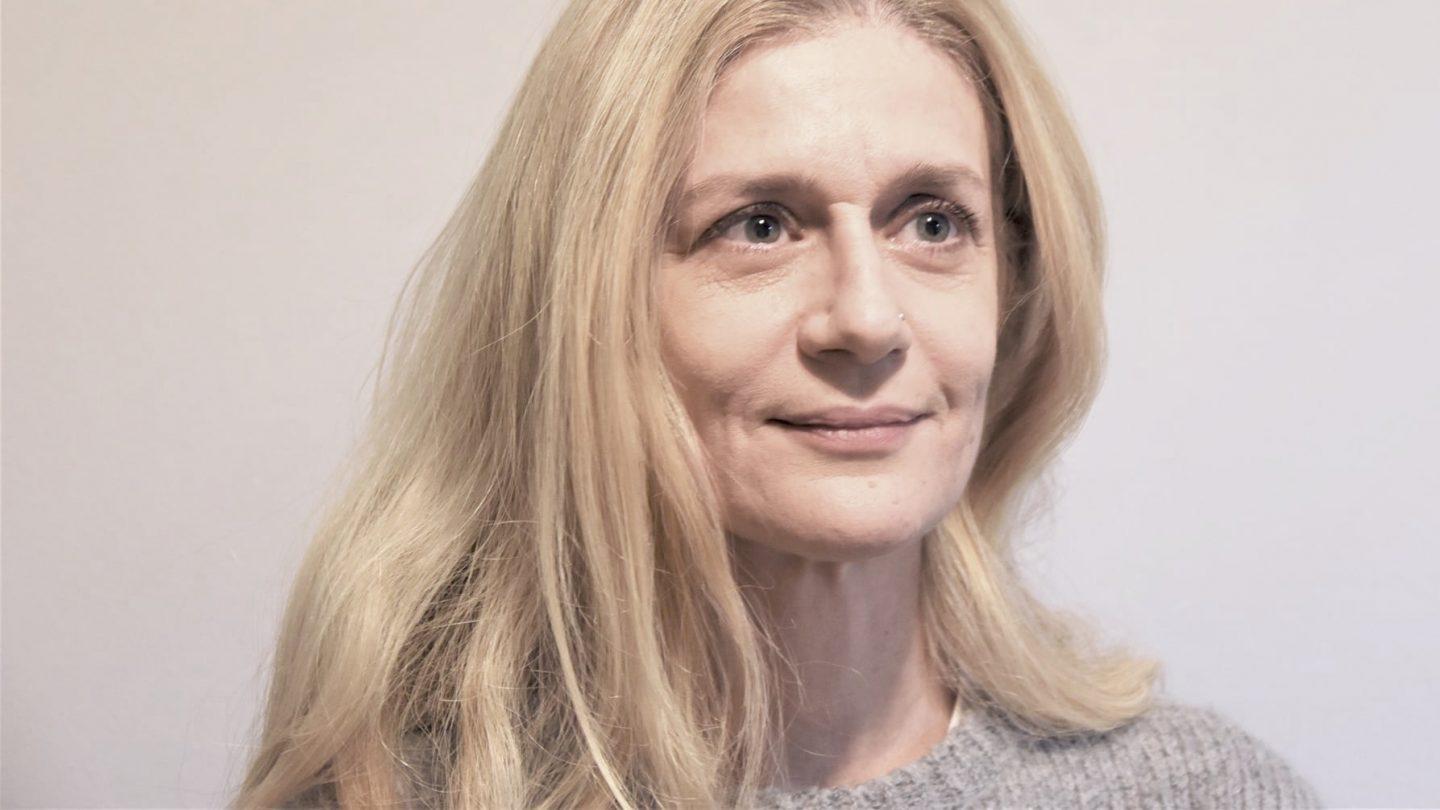 Αυτή είναι η πρωταγωνίστρια απο τις Άγριες Μέλισσες που πάει στο Αυτή η Νύχτα Μένει