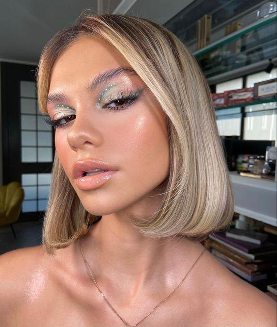 ιδέες-για-funky μακιγιάζ-το-Καλοκαίρι 2022-με-πράσινη σκιά-