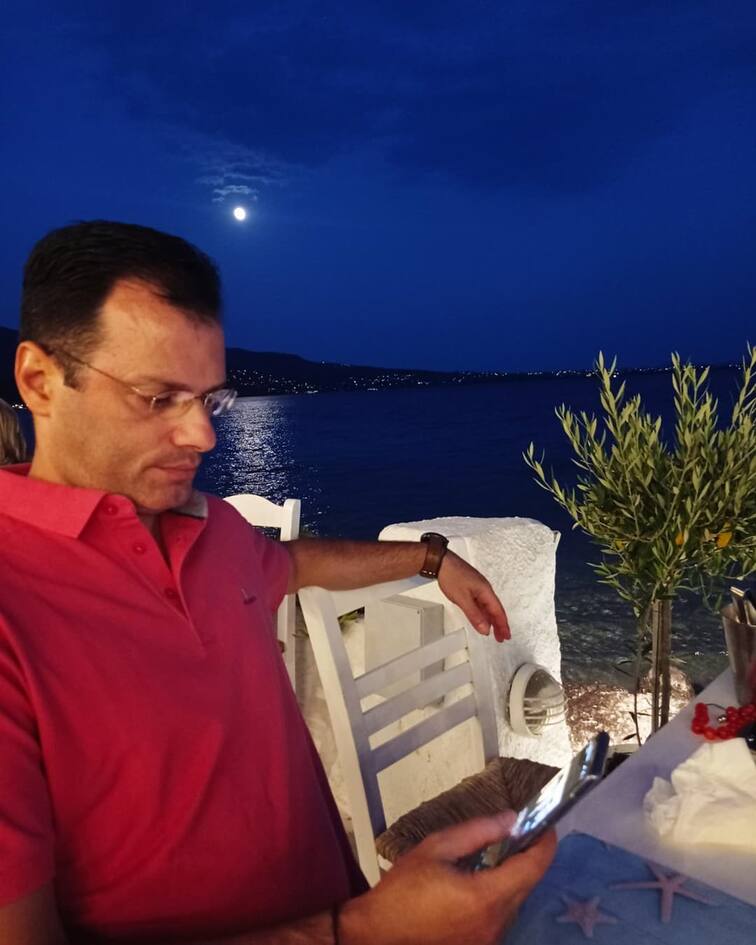 Τάσος Τεργιάκης: Δείτε την πανέμορφη σύζυγό του με ολόσωμο μαγιό στην Αστυπάλαια