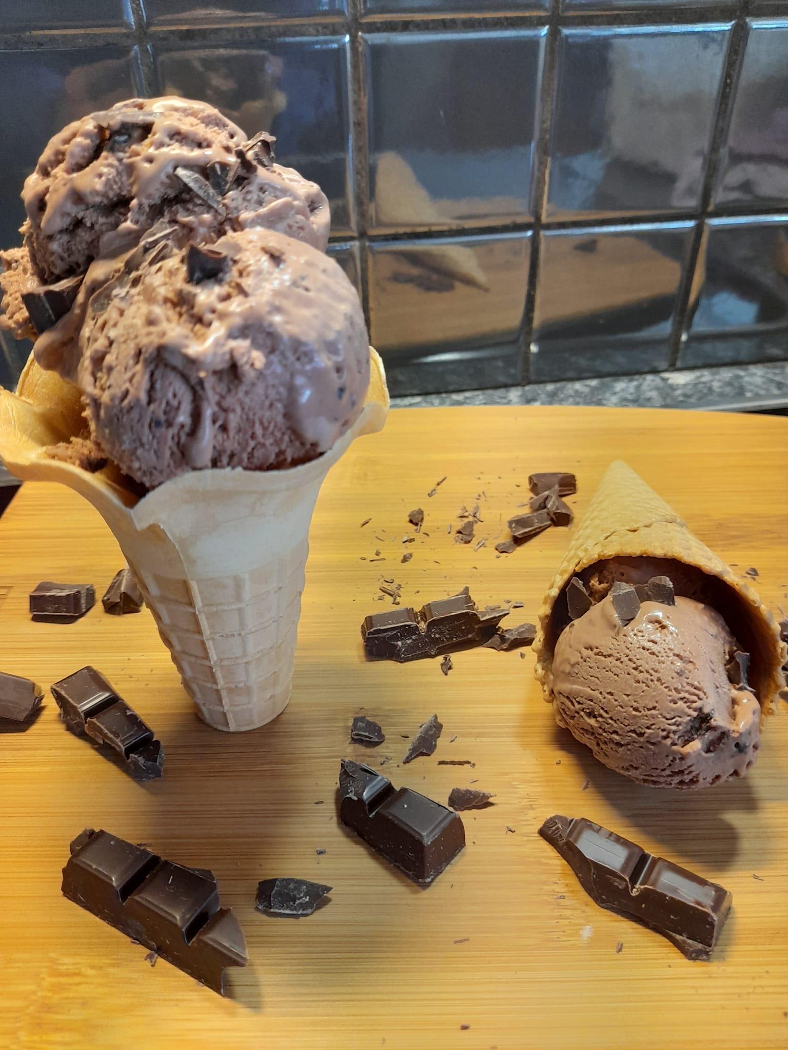 Κρεμώδες- παγωτό -σοκολάτα-