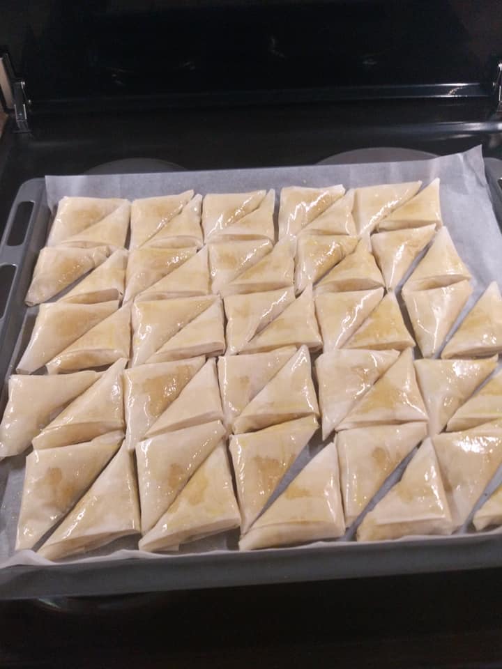 Τραγανά- κασεροπιτάκια -με -φύλλο- κρούστας-