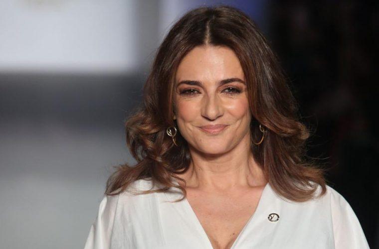 Το εξοχικό σπίτι της Μαρίας Λεκάκη στην Κερνίτσα θα σου ξυπνήσει αναμνήσεις- Πέτρινο και πρόβατα στον δρόμο να βόσκουν! (εικόνες)