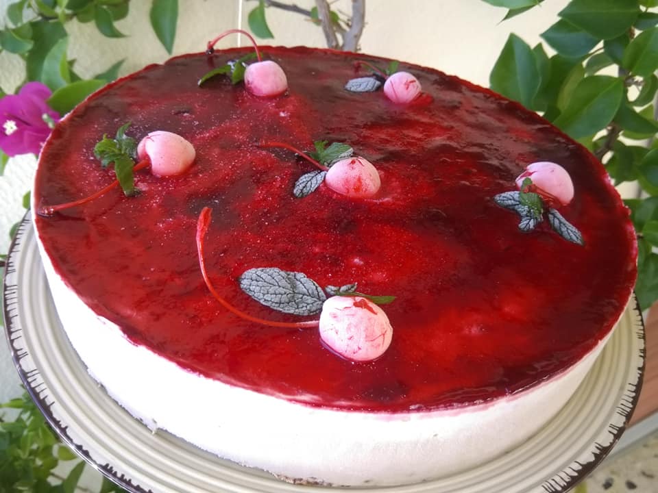 τούρτα παγωτό-με-γεύση-φρούτα του δάσους-και-semifreddo-συνταγή- τούρτα παγωτό-με-γεύση-φρούτα του δάσους-και-semifreddo-συνταγή-