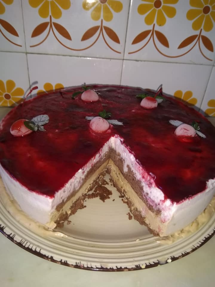 τούρτα παγωτό-με-γεύση-φρούτα του δάσους-και-semifreddo-συνταγή- τούρτα παγωτό-με-γεύση-φρούτα του δάσους-και-semifreddo-συνταγή-