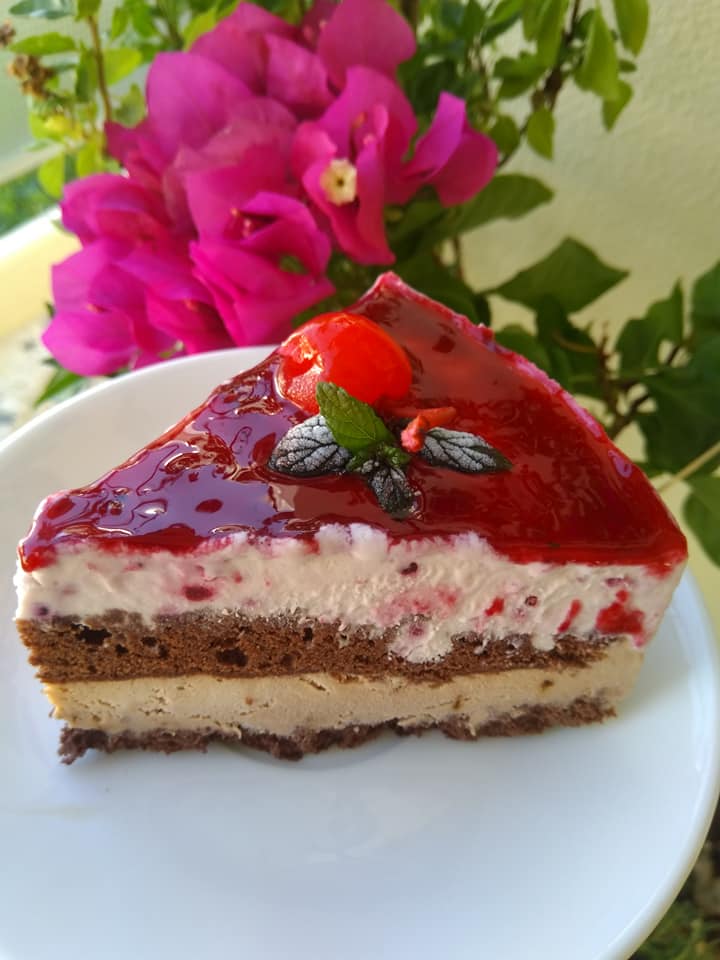 τούρτα παγωτό-με-γεύση-φρούτα του δάσους-και-semifreddo-συνταγή- τούρτα παγωτό-με-γεύση-φρούτα του δάσους-και-semifreddo-συνταγή-