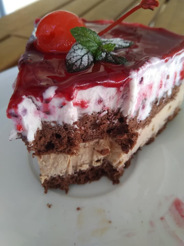 τούρτα παγωτό-με-γεύση-φρούτα του δάσους-και-semifreddo-συνταγή- τούρτα παγωτό-με-γεύση-φρούτα του δάσους-και-semifreddo-συνταγή-