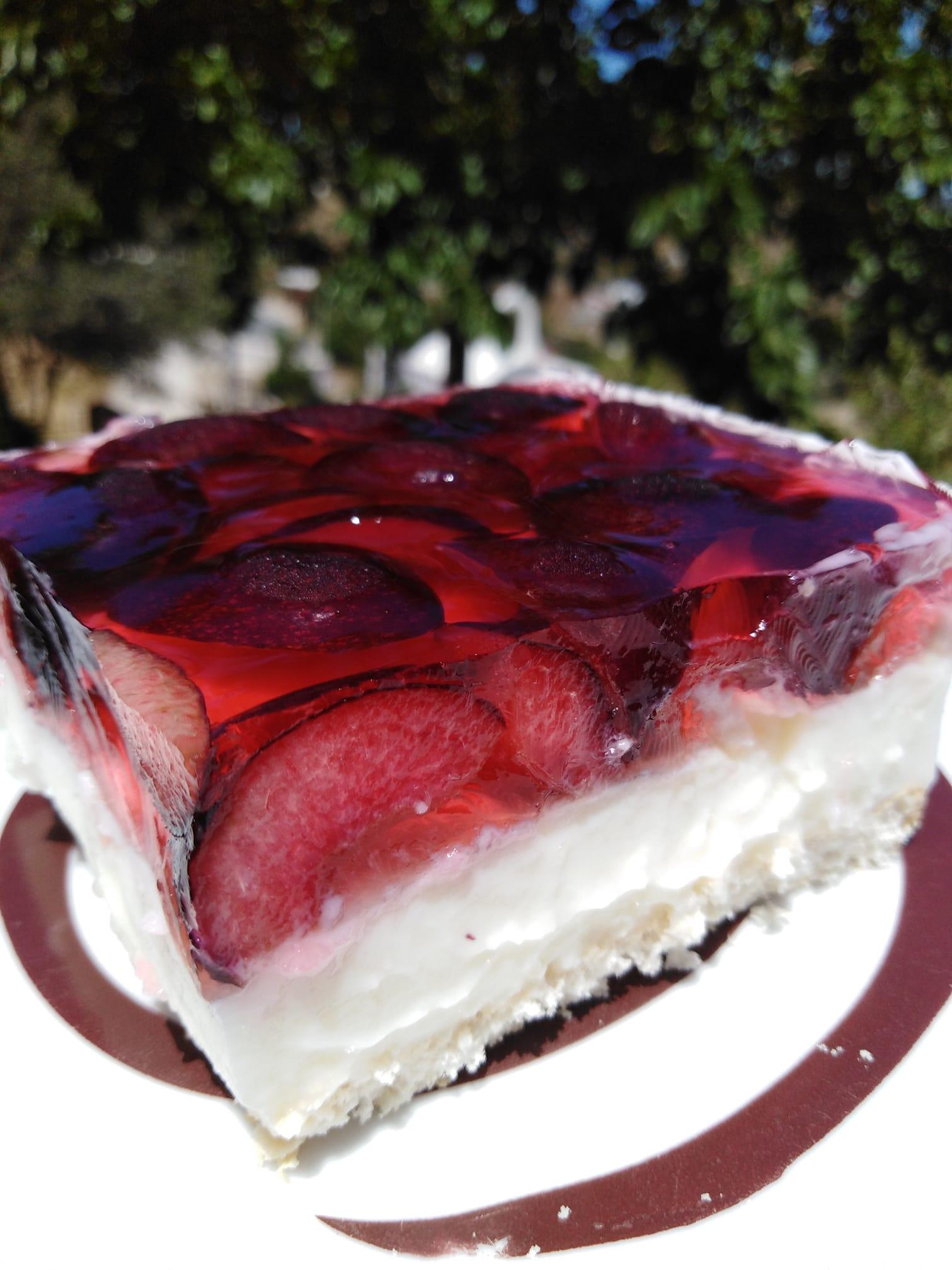 γλυκό ψυγείου-με-ζελέ κεράσια-και-κεράσια-συνταγή-