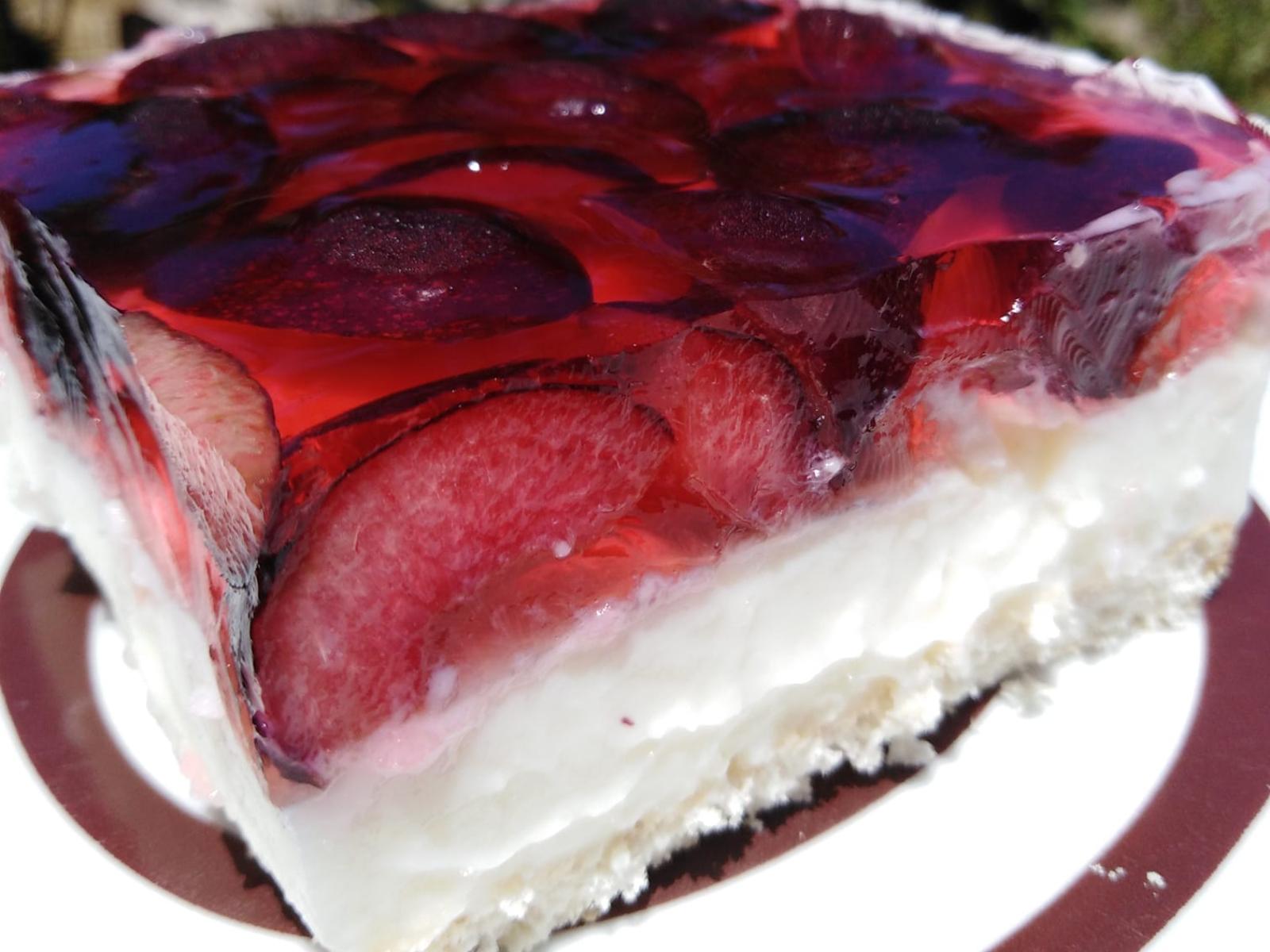 γλυκό ψυγείου-με-ζελέ κεράσια-και-κεράσια-συνταγή-