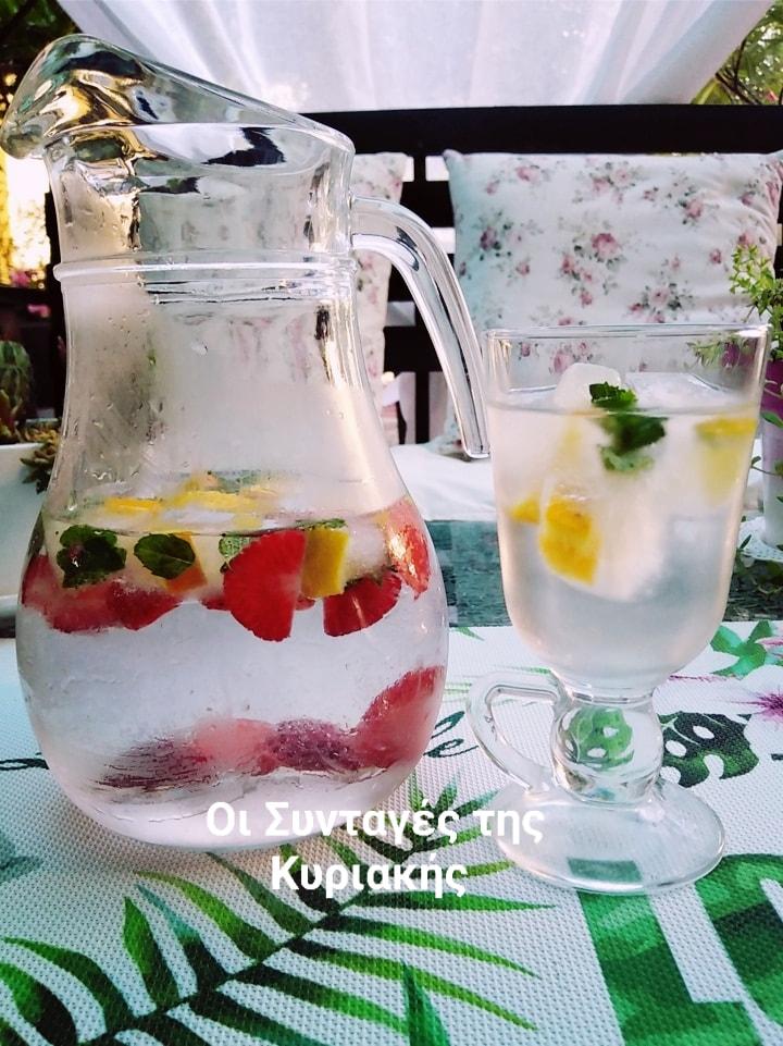 Δροσερό- σπιτικό- αναψυκτικό -με- σόδα- και -φρούτα-