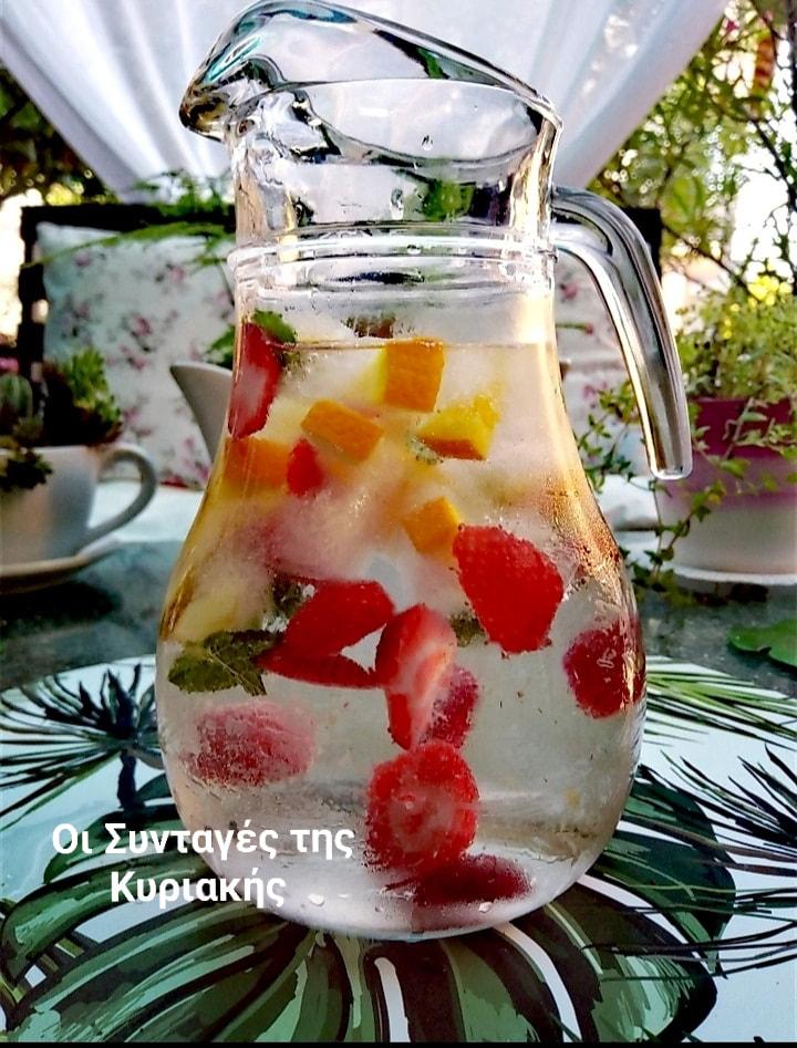 Δροσερό- σπιτικό- αναψυκτικό -με- σόδα- και -φρούτα-