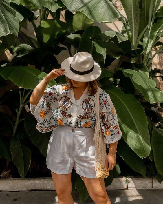 plus size-boho-πουκαμίσα-με-γκρι-σορτσάκι-ιδέες-