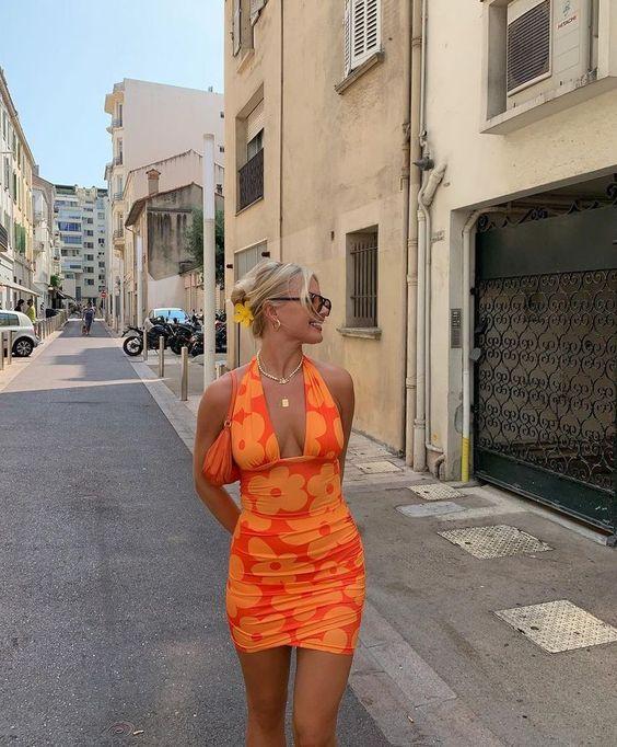 μίνι-φλοράλ-πορτοκαλί-φόρεμα-ιδέες-