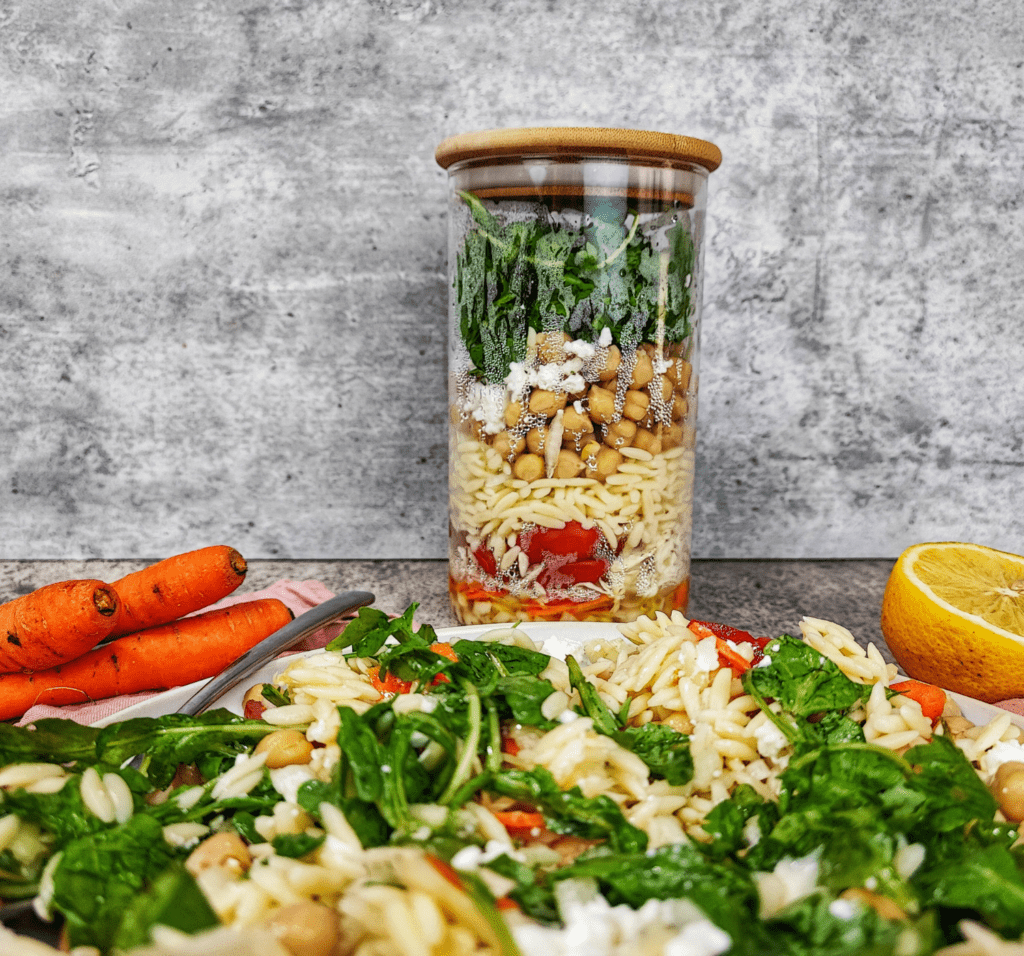 Σαλάτα-γεύμα- σε- βαζάκι- για- το- γραφείο-