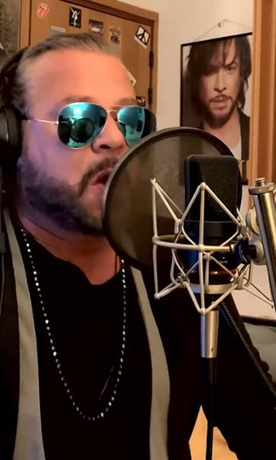 Χρήστος Δάντης: Δείτε το rock σπίτι του στη Γλυφάδα