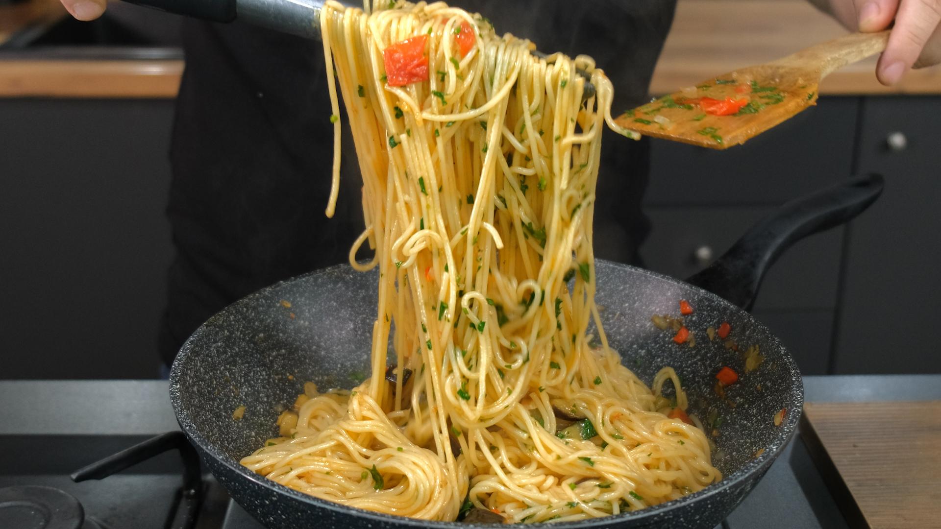 Vegan- μακαρονάδα-με -μελιτζάνες-