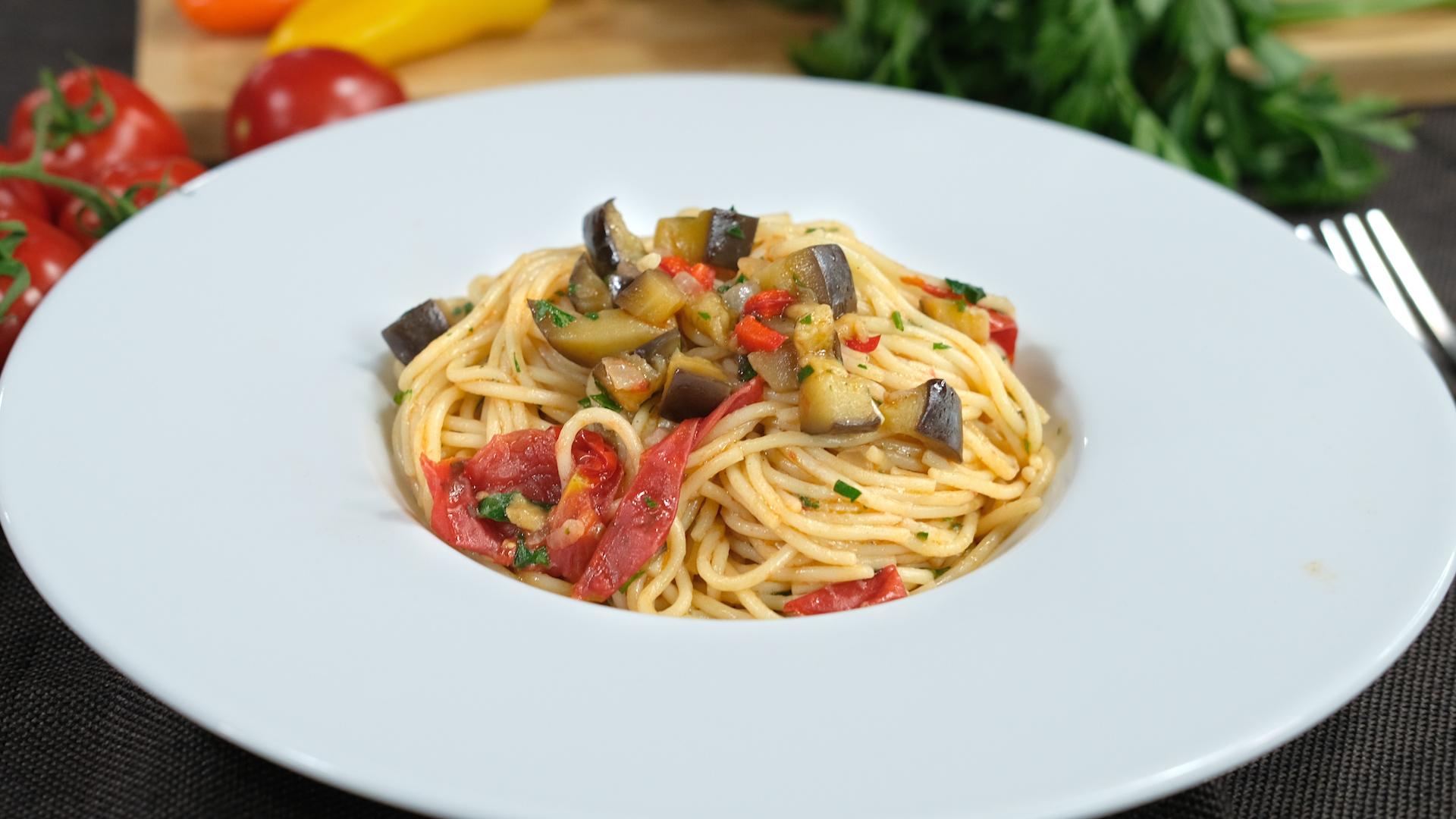 Vegan- μακαρονάδα-με -μελιτζάνες-