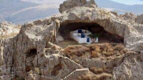 Παναγιά Κακαβιώτισσα: Η πανέμορφη εκκλησία της Ελλάδας που δεν  έχει σκεπή  – Εικόνες