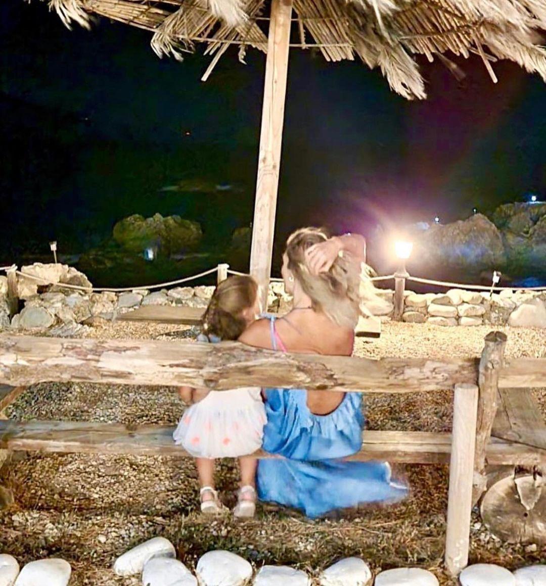 Ζέτα Δούκα: Οι όμορφες διακοπές και η οικογενειακή φωτογραφία