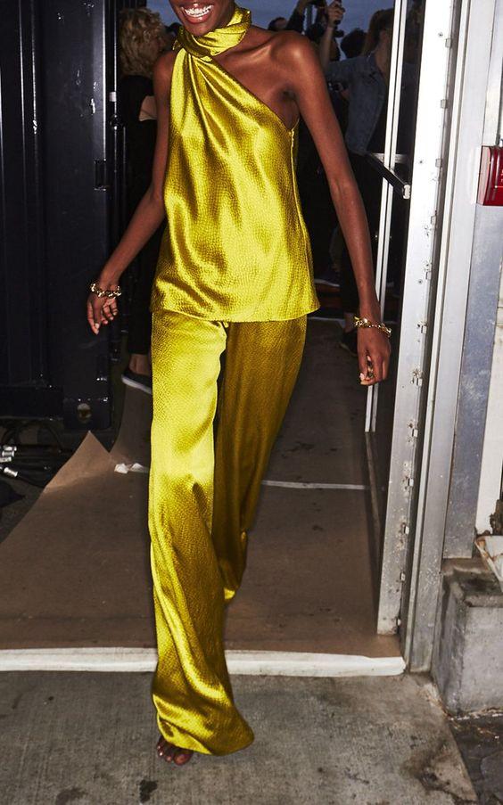 κίτρινη-σατέν μπλούζα-με-παντελόνα-ιδέες-