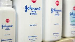 Johnson & Johnson: Διακόπτεται η πούδρα με ταλκ από το 2023 μετά τις μηνύσεις για αμίαντο