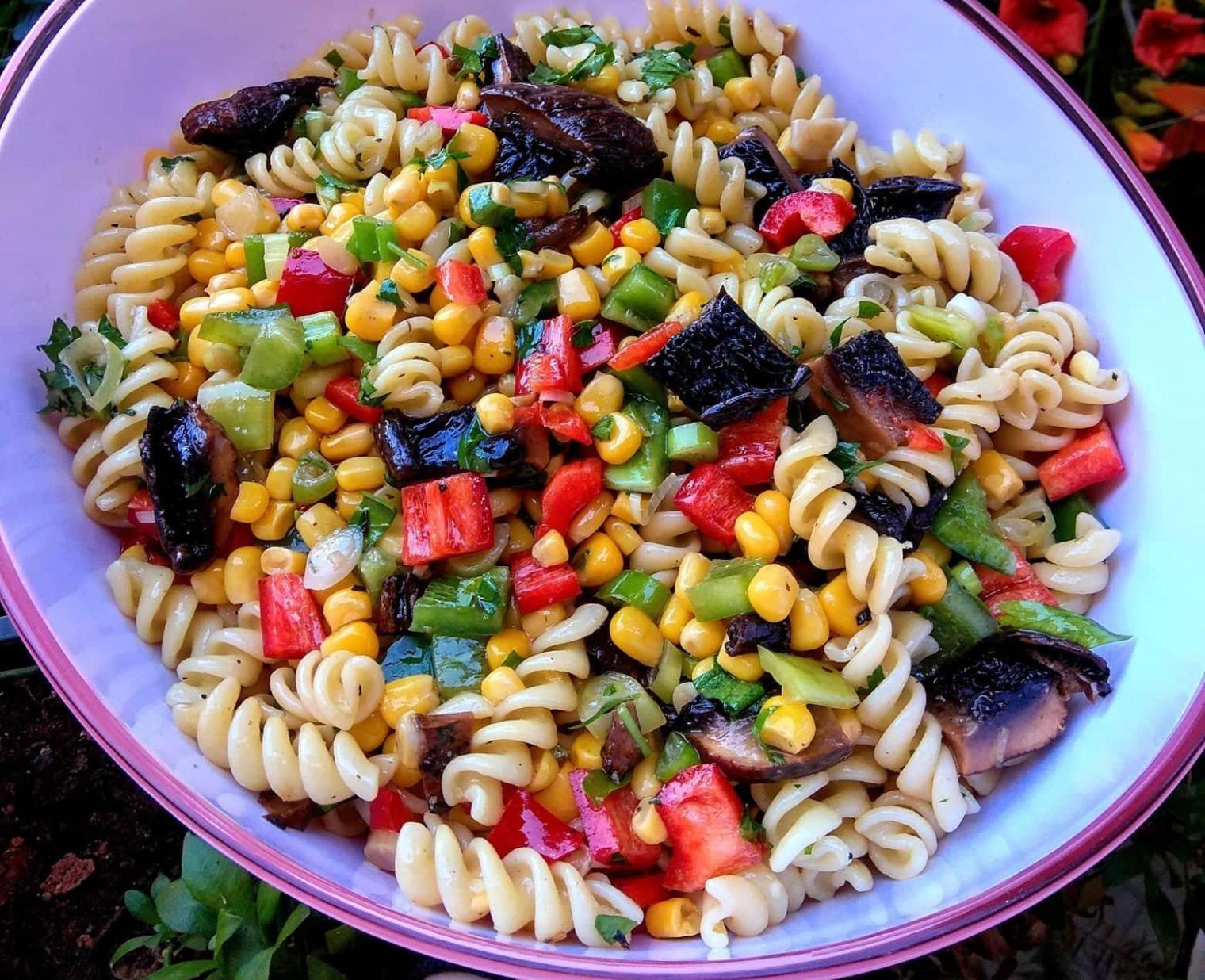 Vegan Μακαρονοσαλάτα για τον Δεκαπενταύγουστο Μακαρονοσαλάτα για τον Δεκαπενταύγουστο