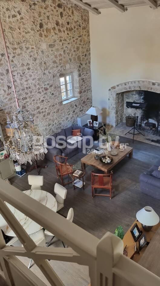 Γλυκάνισος: Δειτε την βίλα που γυρίζεται νέα δραματική σειρά του ΣΚΑΙ – Θα μείνετε με το στόμα ανοιχτό