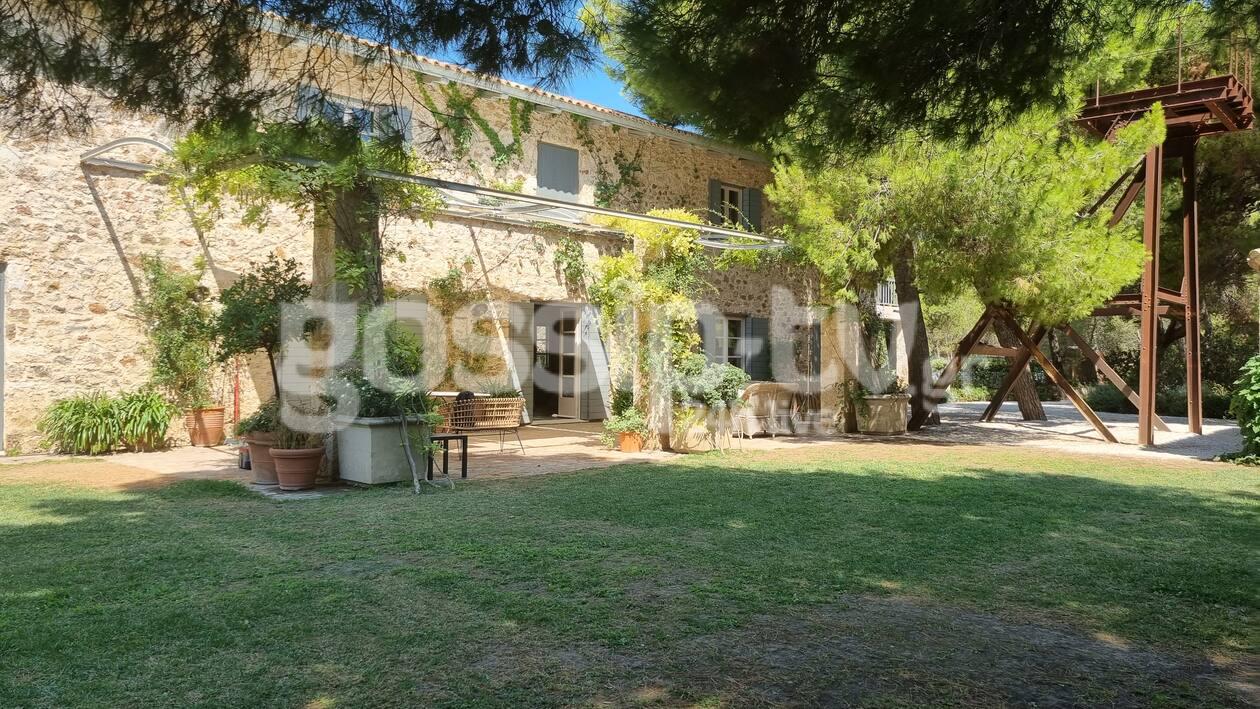 Γλυκάνισος: Δειτε την βίλα που γυρίζεται νέα δραματική σειρά του ΣΚΑΙ – Θα μείνετε με το στόμα ανοιχτό