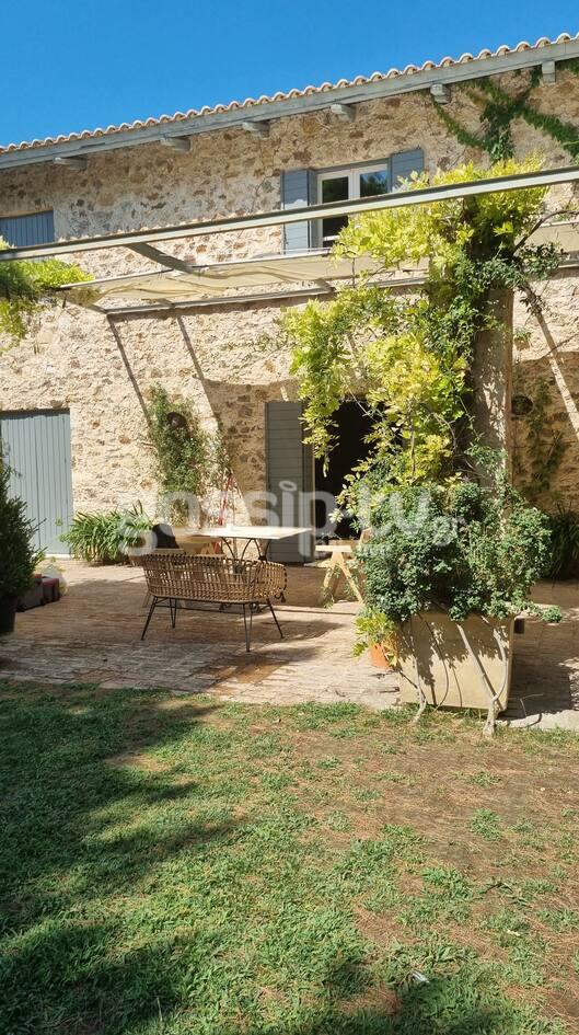 Γλυκάνισος: Δειτε την βίλα που γυρίζεται νέα δραματική σειρά του ΣΚΑΙ – Θα μείνετε με το στόμα ανοιχτό