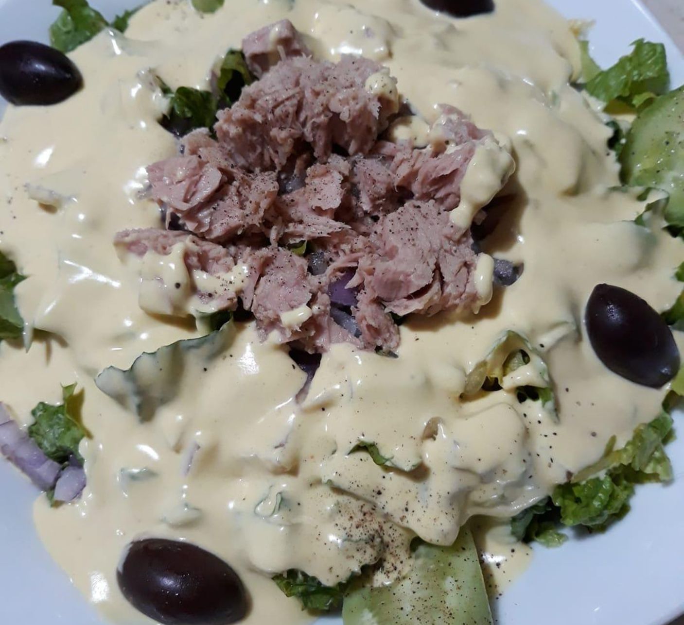 Τονοσαλάτα με πικάντικη σώς