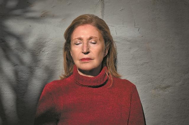 Μαύρο ρόδο : Υπόθεση και Πρωταγωνιστές