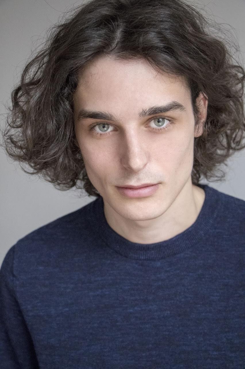 Μαύρο ρόδο : Υπόθεση και Πρωταγωνιστές